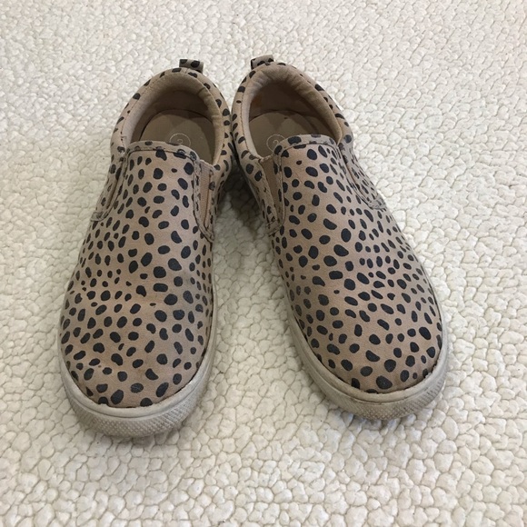 Girls Cat & Jack Slip On Brown w/ Dark Brown Spots Fashion Sneaker Shoes
Youth 2 - Picture 12 of 16